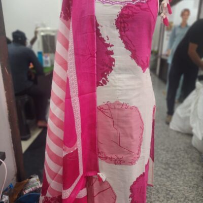 Tassel Grace Cotton Kurti Set With Malmal Dupatta