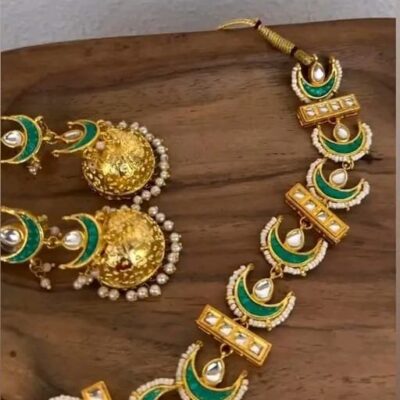Rajsi Gold Plated Kudan Studded Choker Jewellery Set