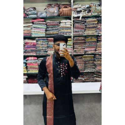 Jashn Embroidered Men's Kurta