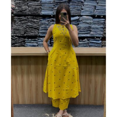 Ravya- Cotton Kurta Set With Mirror Work