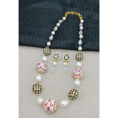 Mevika- Hand-painted Pearl Jewellery Set