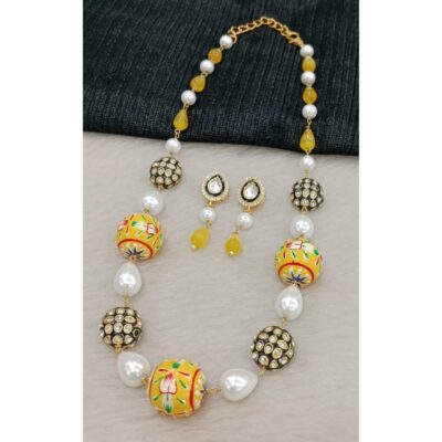 Mevika- Hand-painted Pearl Jewellery Set