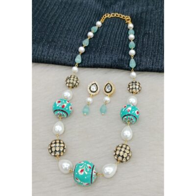 Mevika- Hand-painted Pearl Jewellery Set