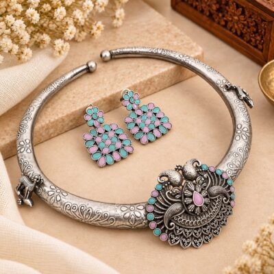 Manika- Traditional Hasli Jewellery Set