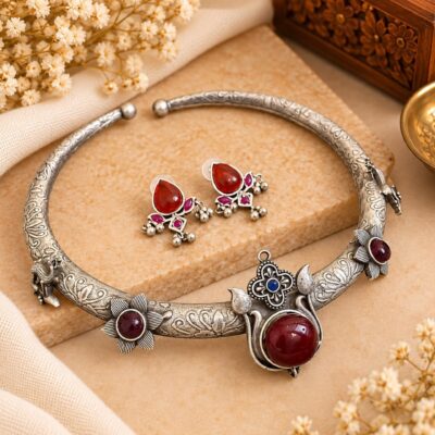 Manika- Traditional Hasli Jewellery Set