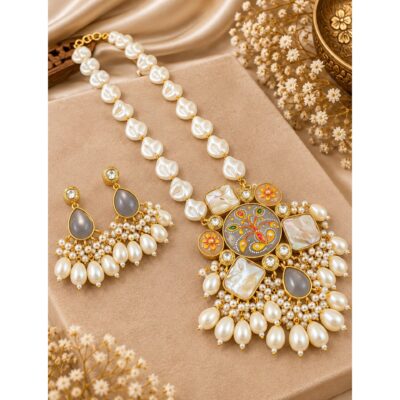 Noor- Royal Baroque Pearl Set